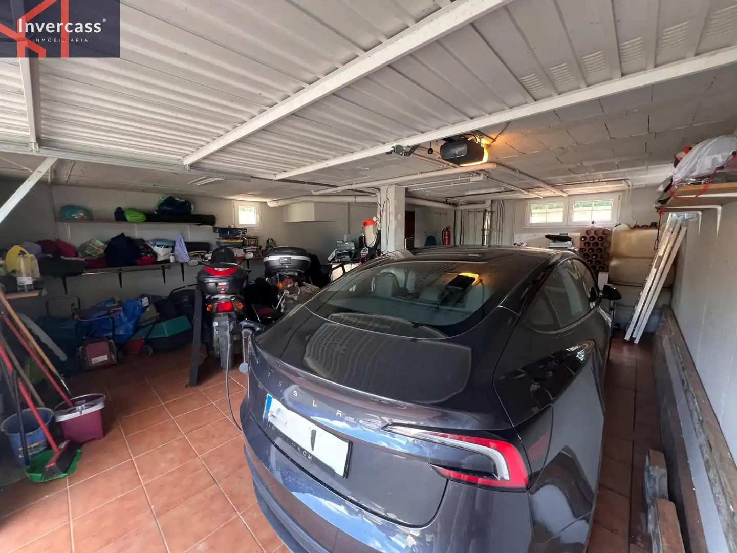 Parking de Casa o chalet en venta en Castro-Urdiales con Calefacción, Jardín privado y Terraza