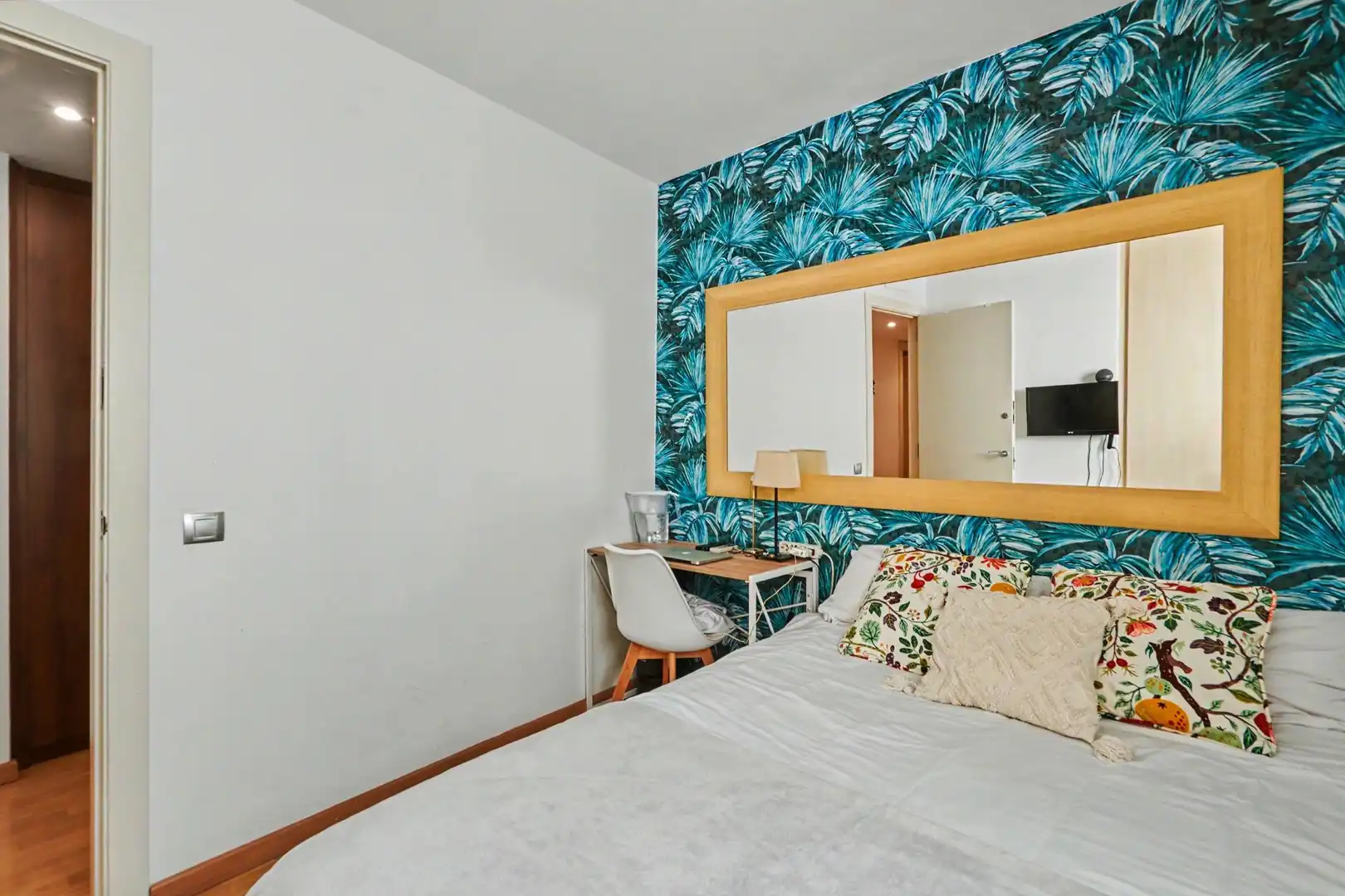 Bedroom of Flat for sale in Barcelona  with Air Conditioner, Heating and Parquet flooring