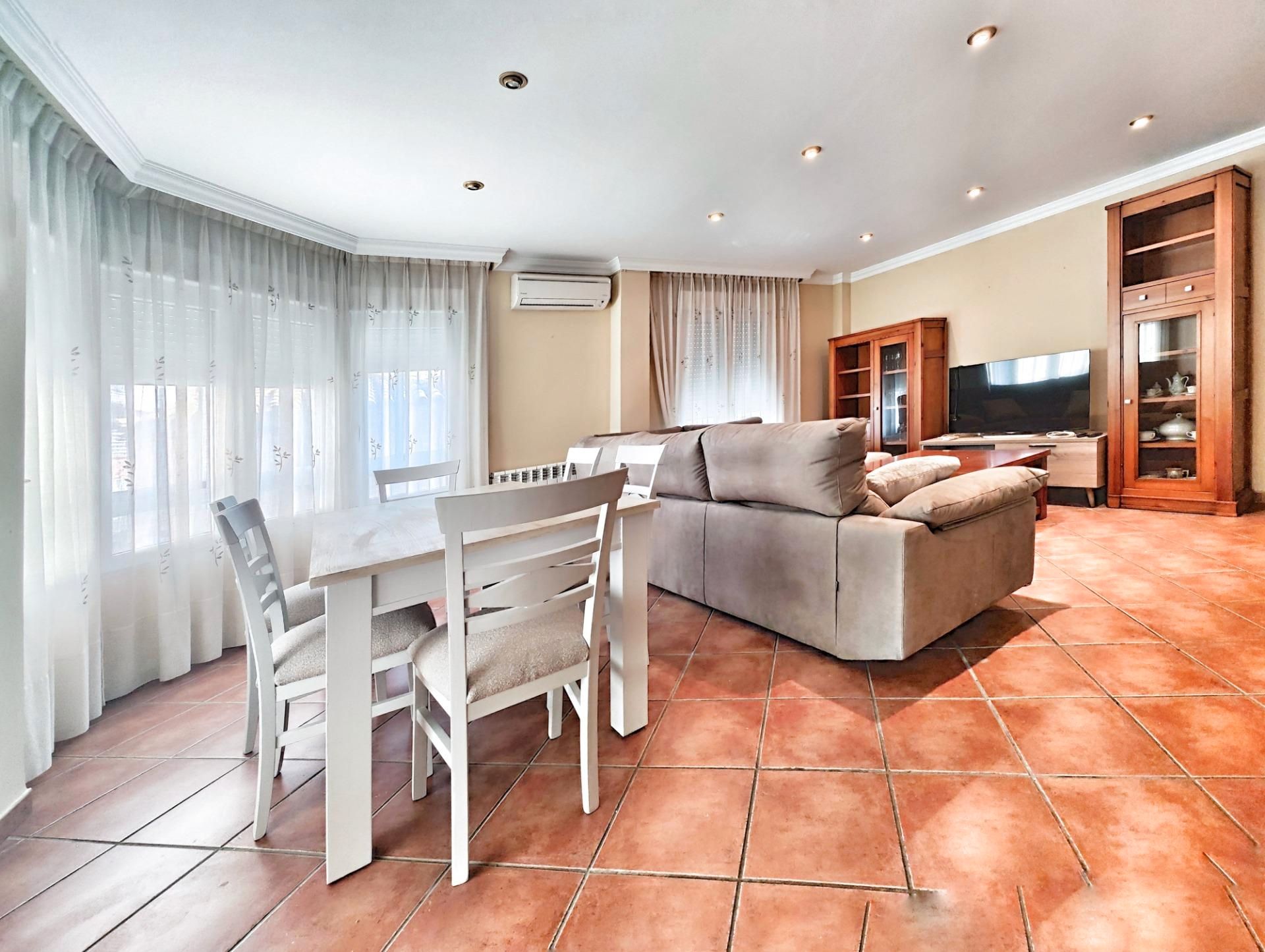 Sala d'estar de Casa o xalet en venda en Puertollano amb Aire condicionat, Calefacció i Terrassa