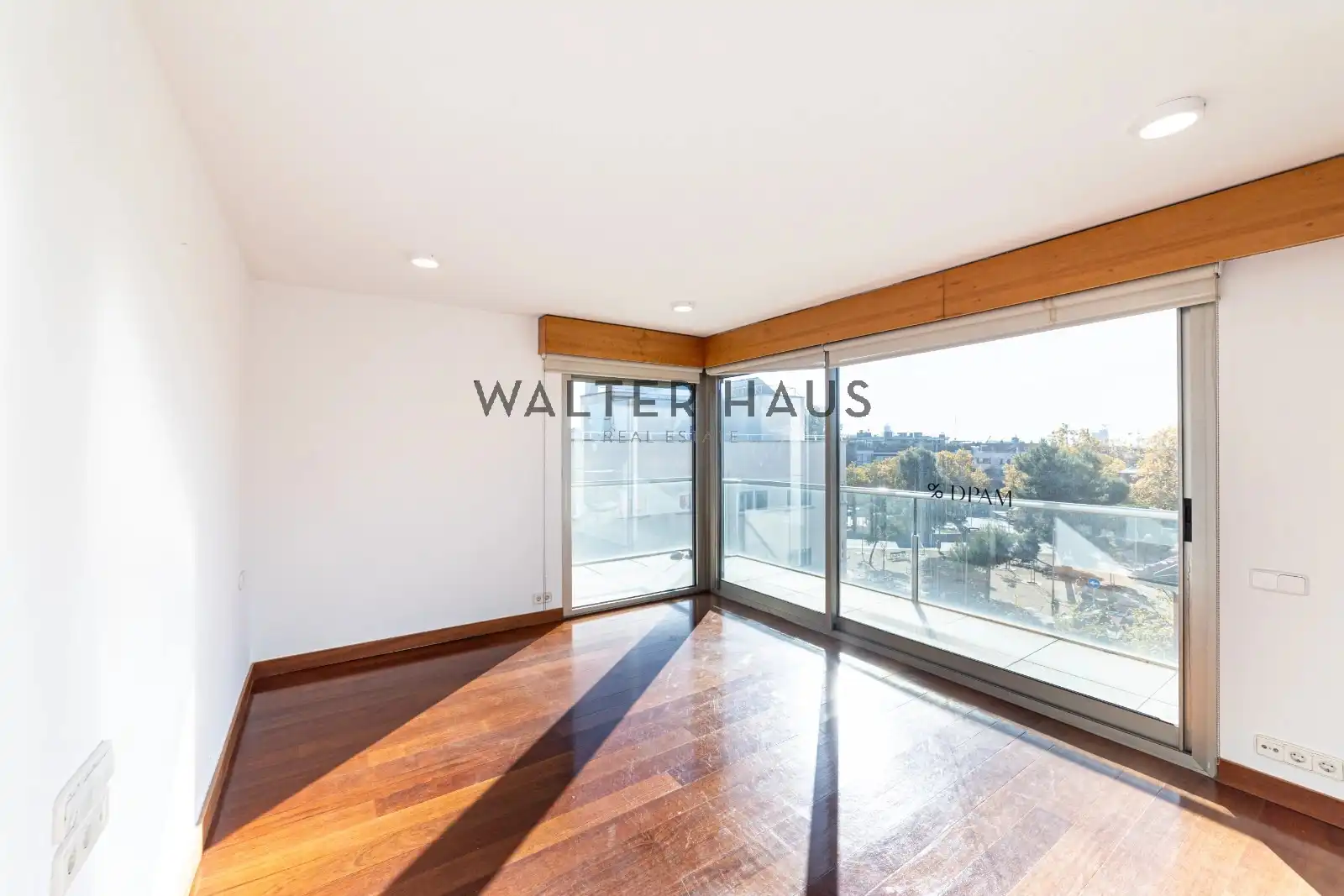 Vista exterior de Piso en venta en Madrid con Aire acondicionado, Calefacción y Jardín privado