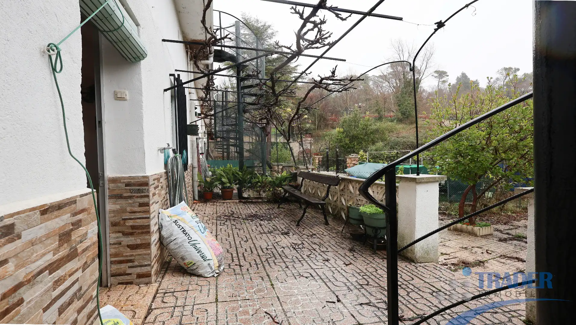 Terrassa de Casa adosada en venda en Los Santos de la Humosa amb Jardí privat, Terrassa i Traster