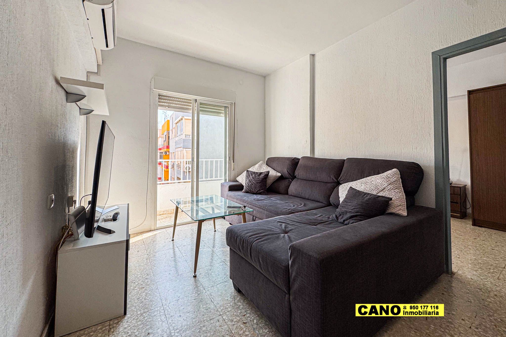 Sala d'estar de Pis en venda en  Almería Capital amb Terrassa
