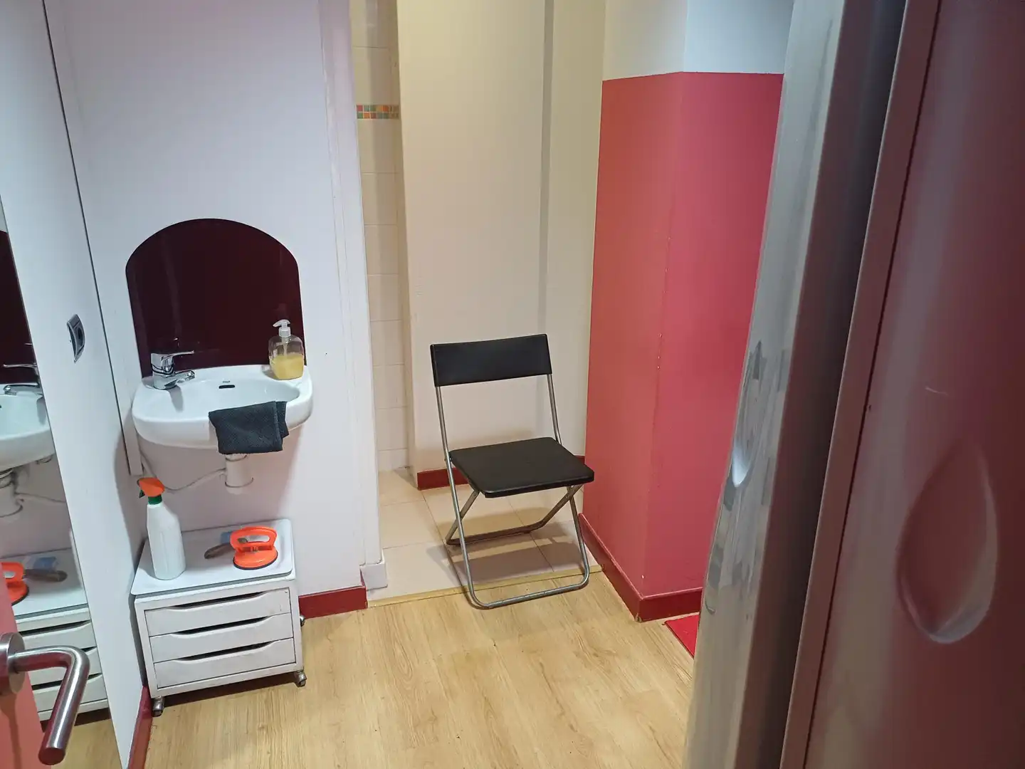 Bedroom of Commercial properties for rent in Vitoria - Gasteiz  with Air Conditioner, Parquet flooring and Furnished