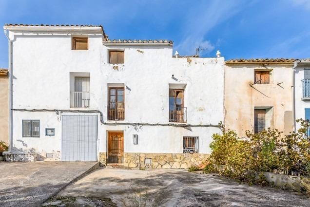 Vista exterior de Finca rústica en venda en L'Alcora amb Terrassa i Balcó