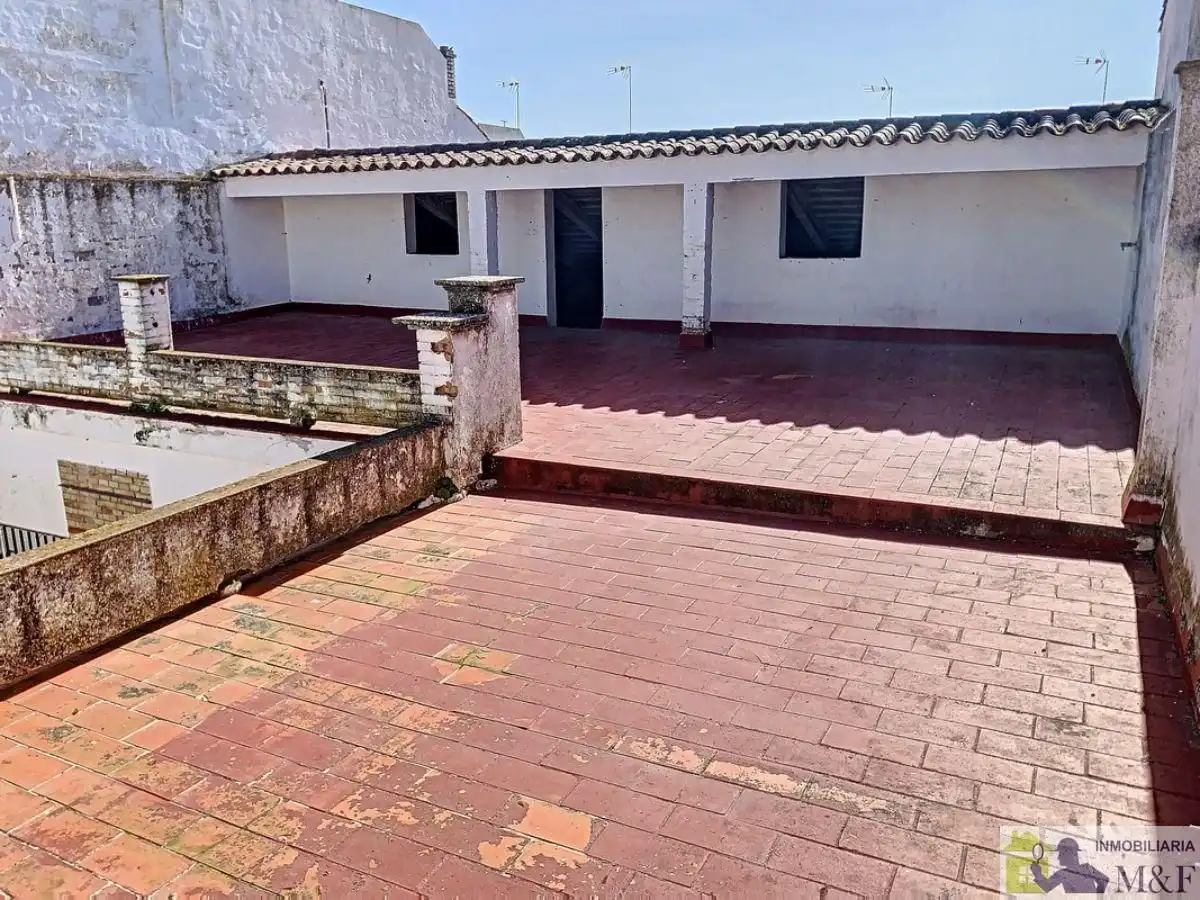 Flat with terrace for sale in Palma del Río, imagen 2