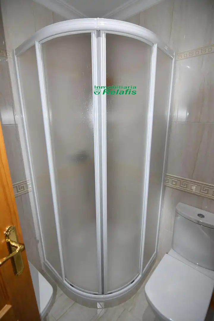 Baño de Piso en venta en Ciudad Rodrigo con Calefacción, Parquet y Terraza