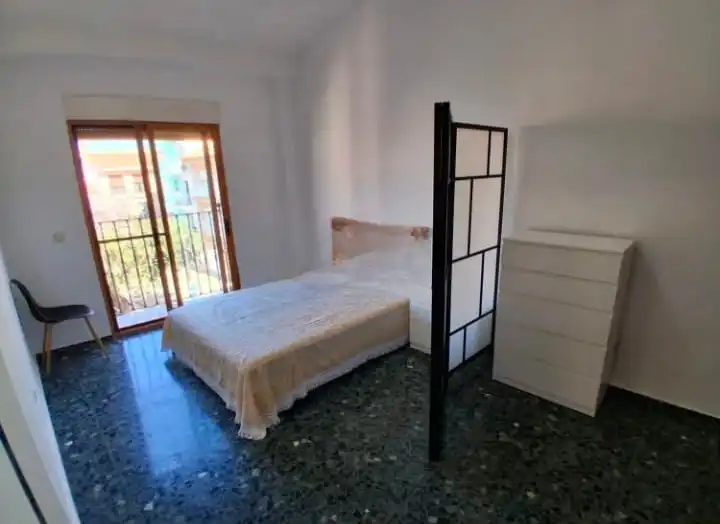 Bedroom of Study for rent in Torrent  with Air Conditioner, Furnished and Oven