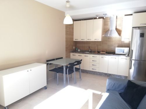 Cuina de Apartament de lloguer en  Huelva Capital amb Aire condicionat, Terrassa i Traster