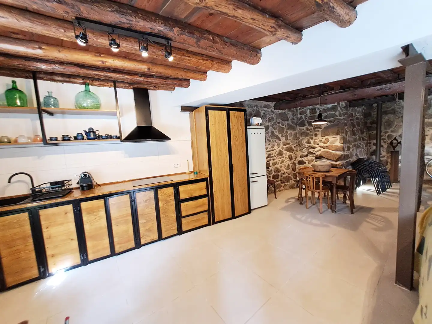Cuina de Casa adosada en venda en El Hoyo de Pinares  amb Calefacció, Jardí privat i Parquet