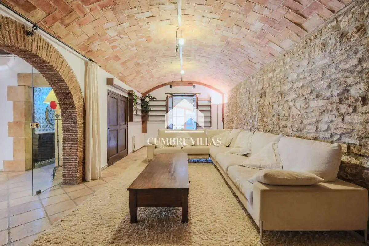 Sala d'estar de Casa o xalet en venda en Sant Pere de Ribes amb Calefacció, Terrassa i Traster