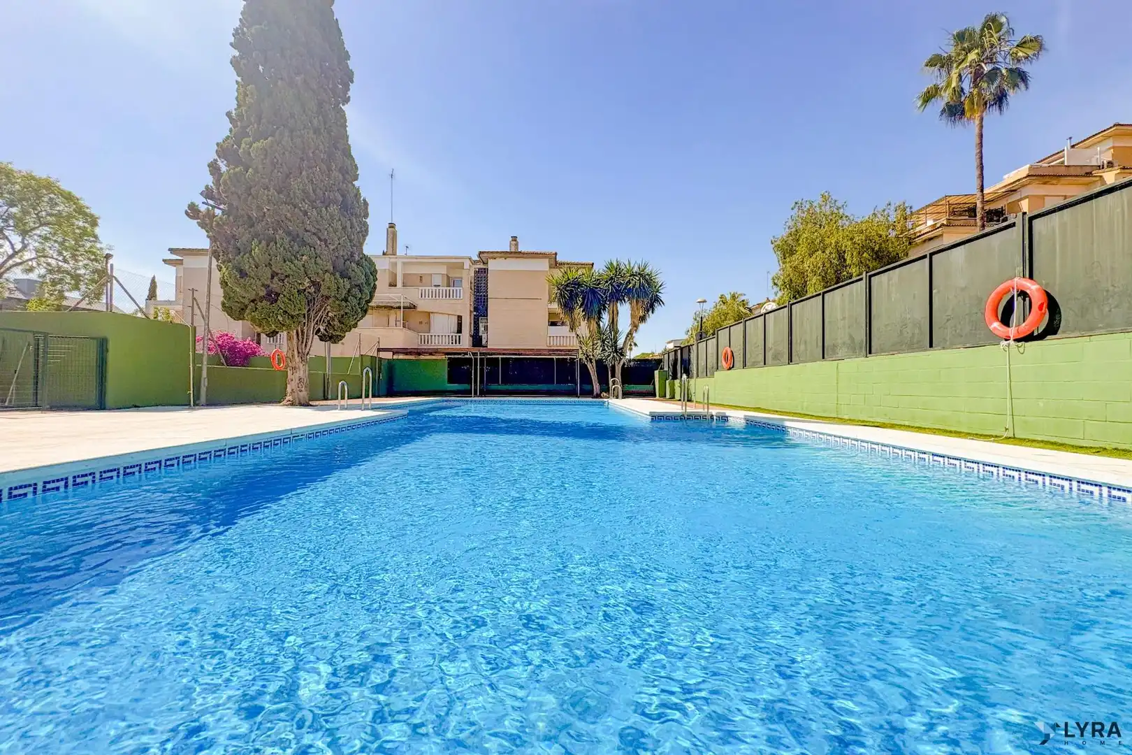 Swimming pool of Flat for rent in Tomares  with Balcony and Community pool