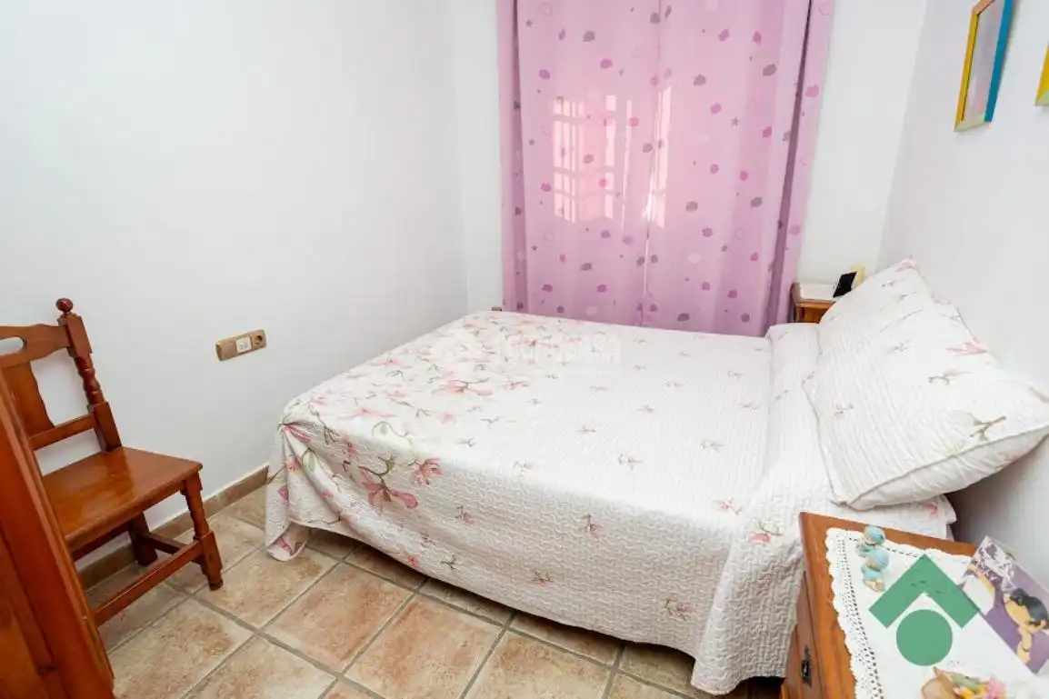 Bedroom of Houses for sale in Algeciras  with Heating and Swimming Pool