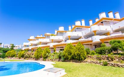 Vista exterior de Apartament en venda en Mijas amb Terrassa, Piscina i Internet