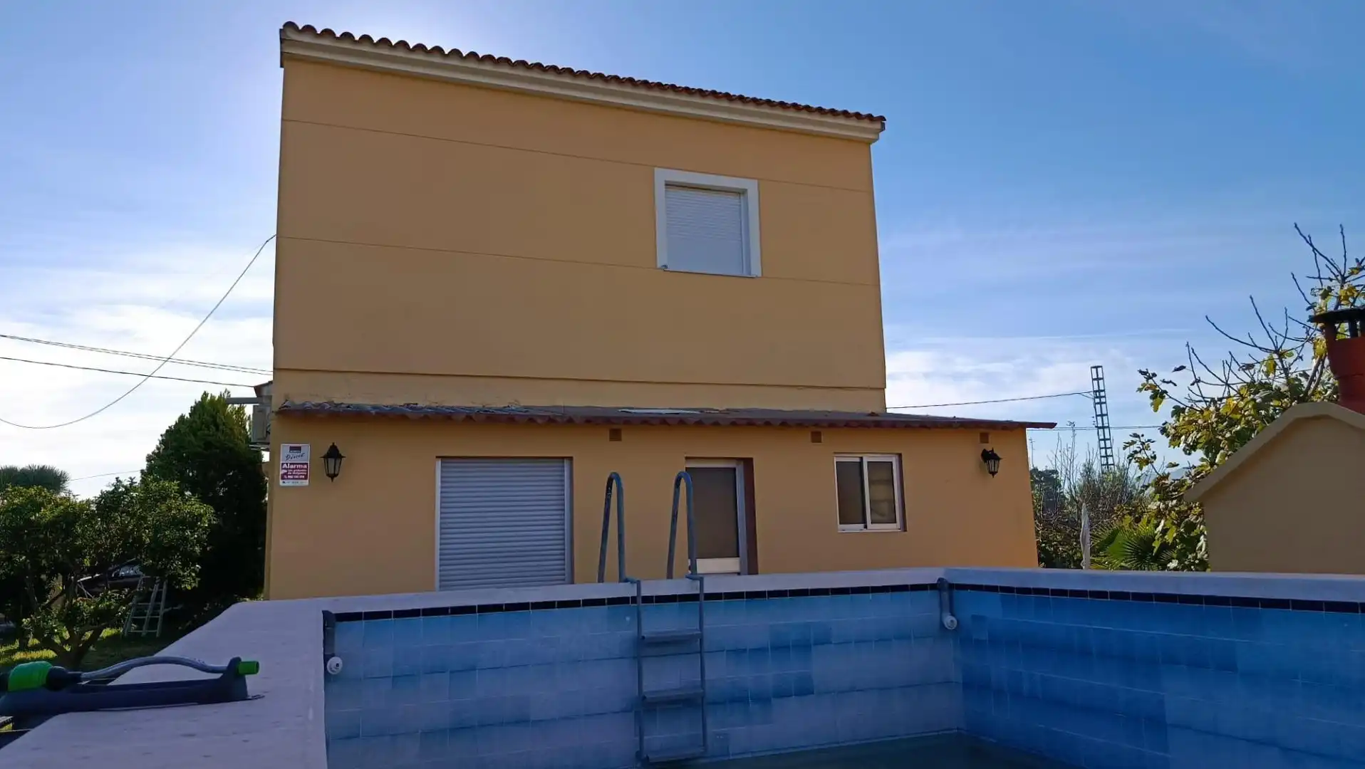 Vista exterior de Finca rústica en venda en Oliva amb Aire condicionat, Calefacció i Balcó