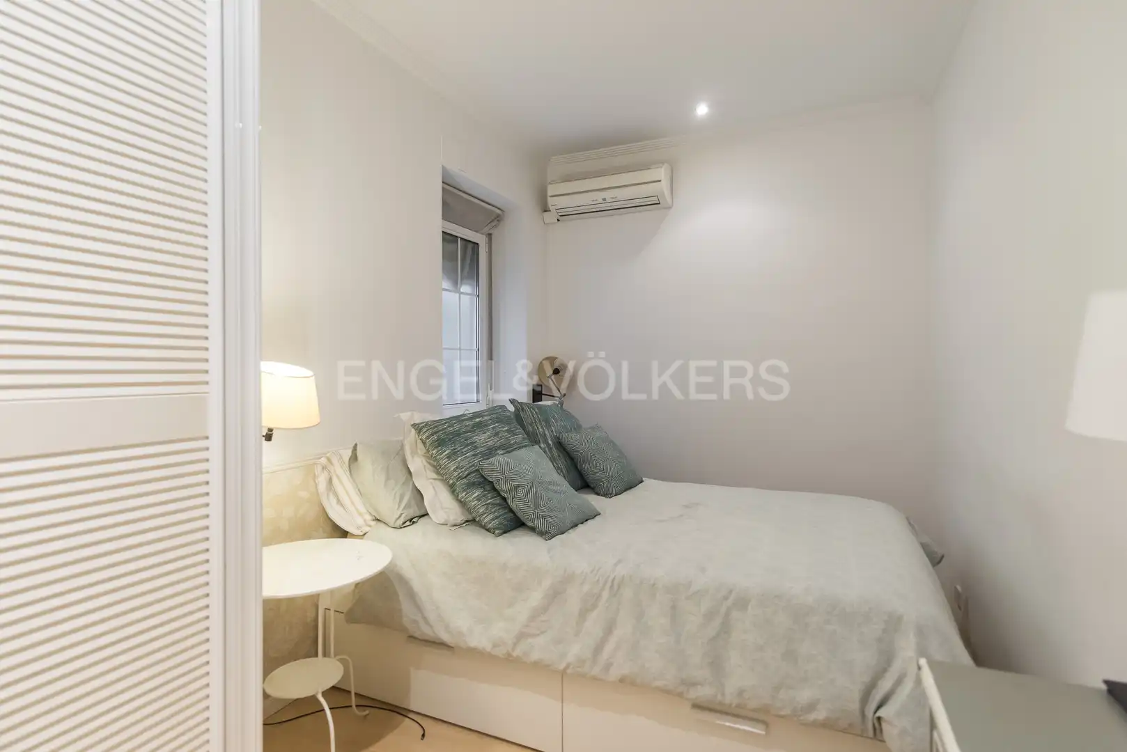 Schlafzimmer von Wohnung zum Verkauf in Madrid mit Klimaanlage und Heizung