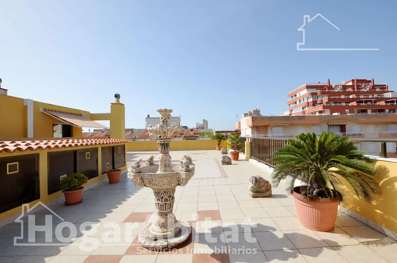 Vista exterior de Àtic en venda en Tavernes de la Valldigna amb Terrassa, Traster i Moblat