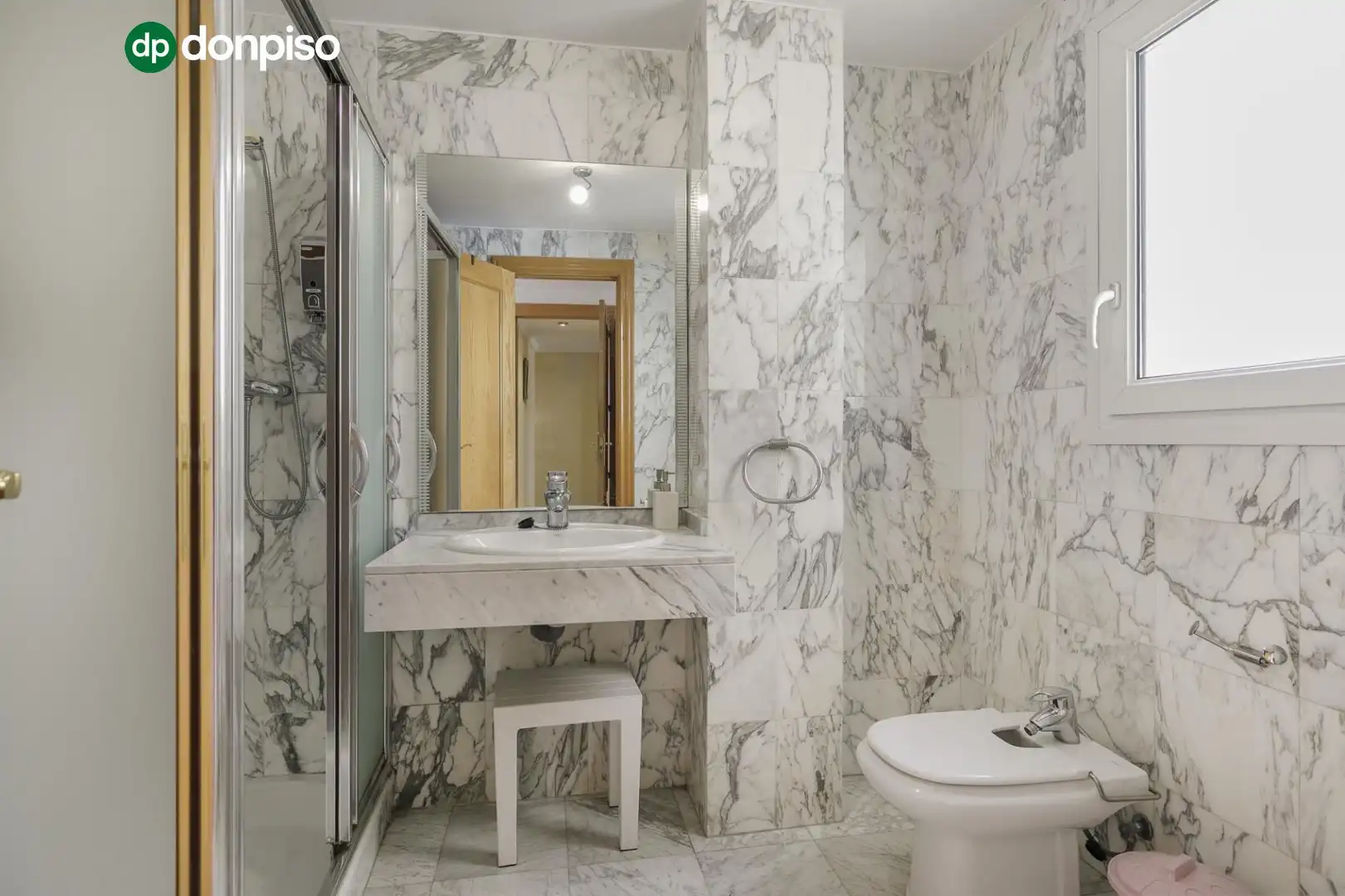 Bany de Apartament en venda en Granada amb Piscina comunitària