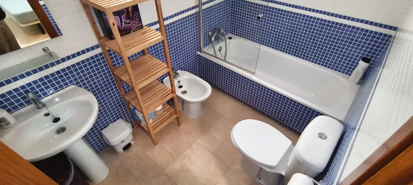 Badezimmer von Wohnungen zur Miete in Las Salinas