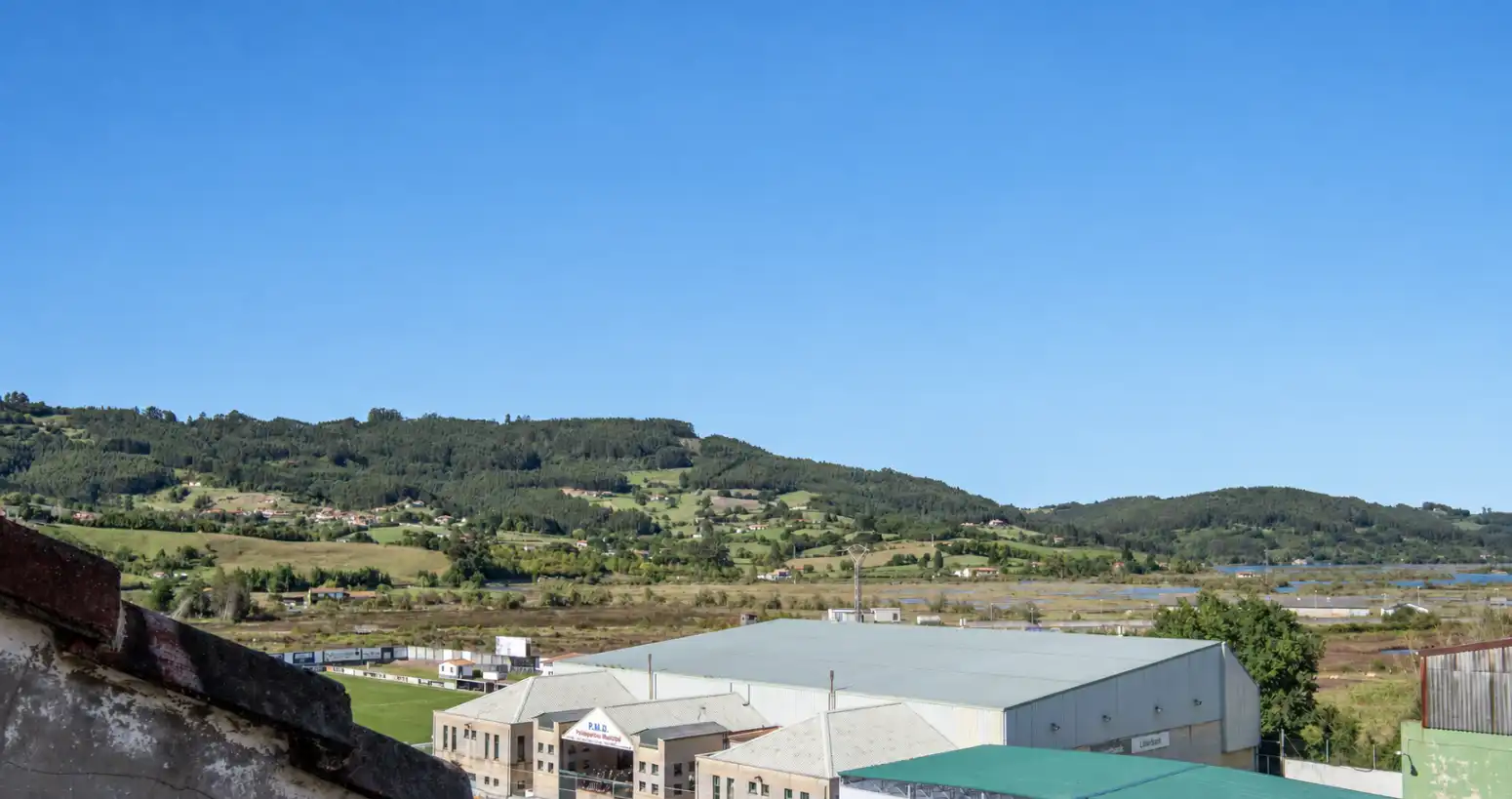 Vista exterior de Piso en venta en Este - Alcosa- Torreblanca