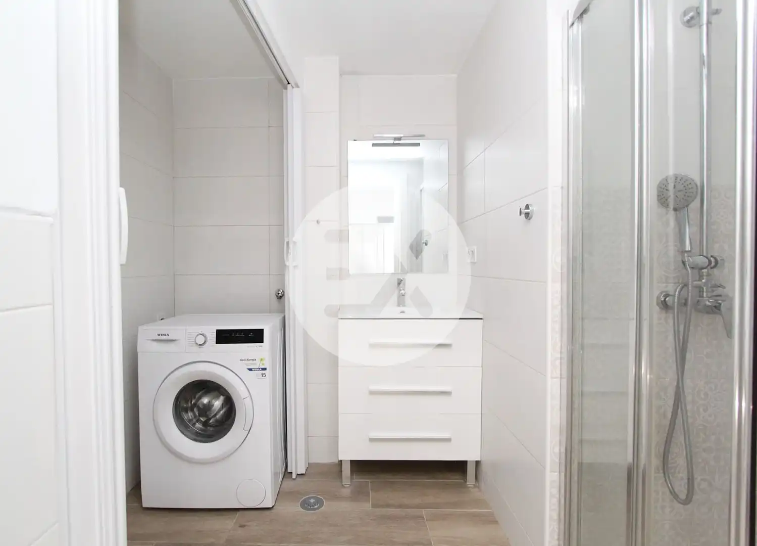 Bathroom of Flat for sale in Castelldefels  with Air Conditioner, Heating and Oven