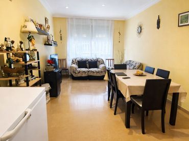 Piso con ascensor en venta en Castell - Poble Vell