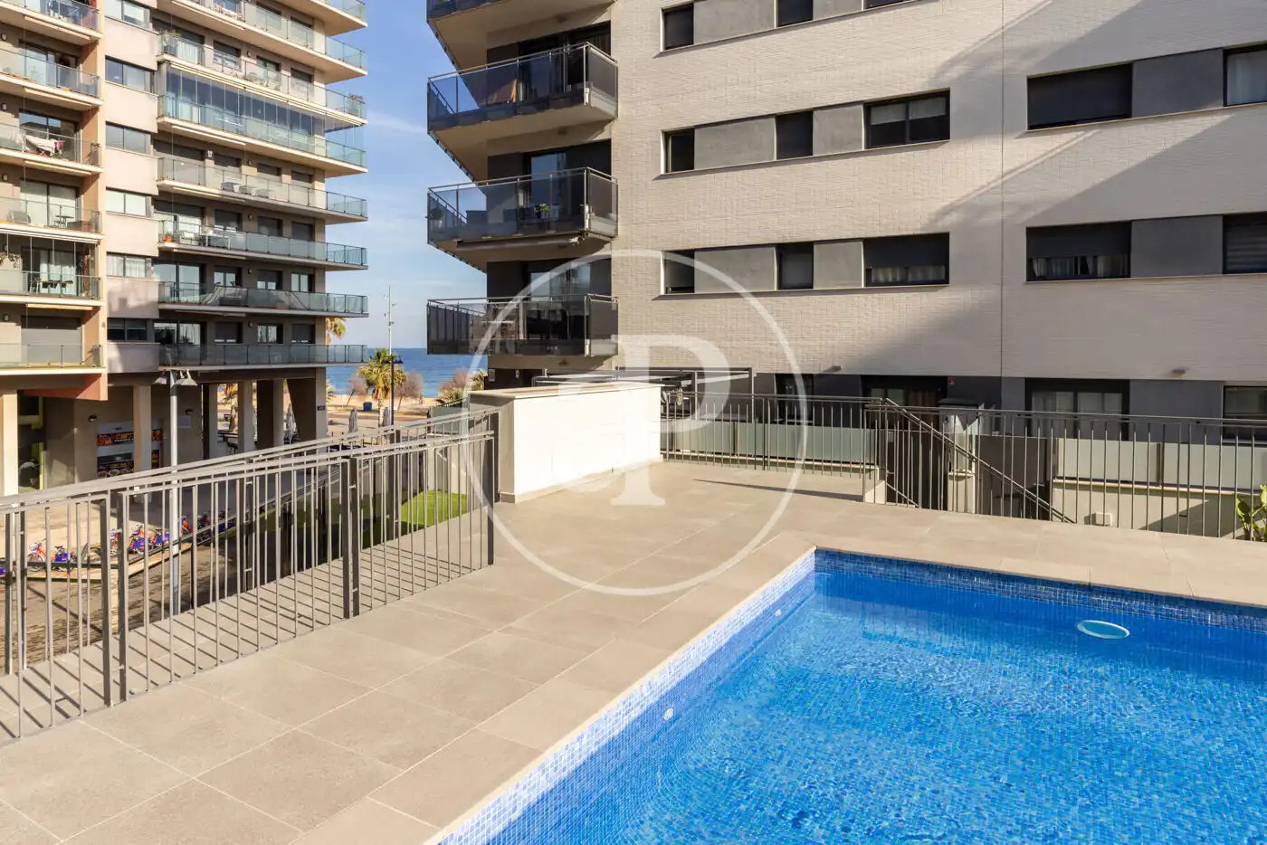 Piscina de Piso en venta en Badalona con Aire acondicionado, Calefacción y Jardín privado