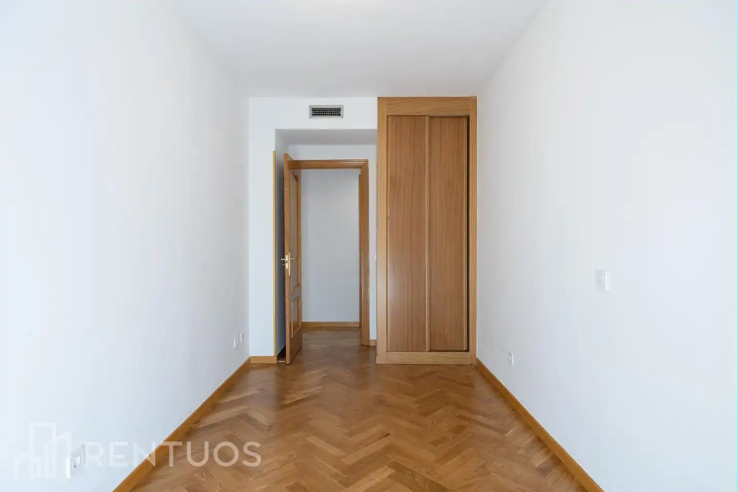Schlafzimmer von Wohnung zur Miete in Madrid mit Klimaanlage, Heizung und Parkett