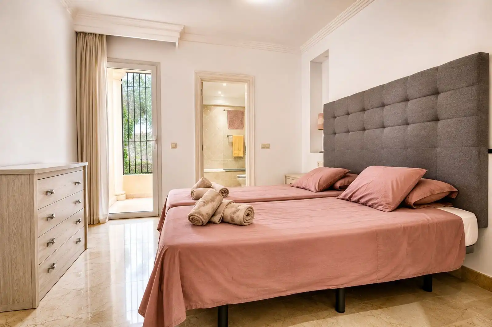 Apartment with pool for sale in Urbanizacion Majestic Hills 10, imagen 12