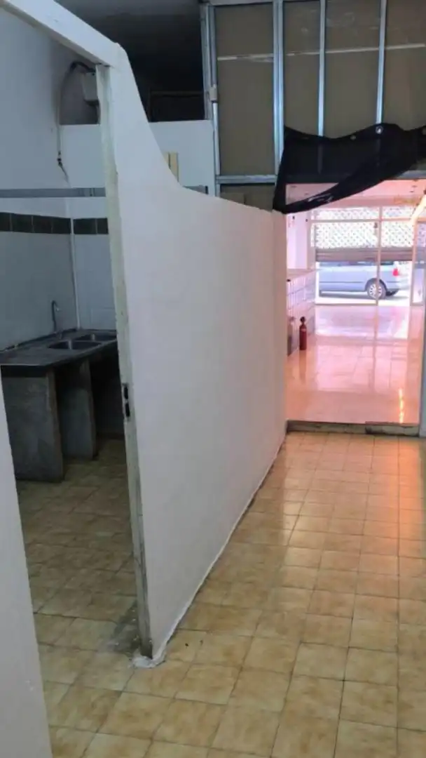 Local comercial en venda a Zona Hospital, imagen 17