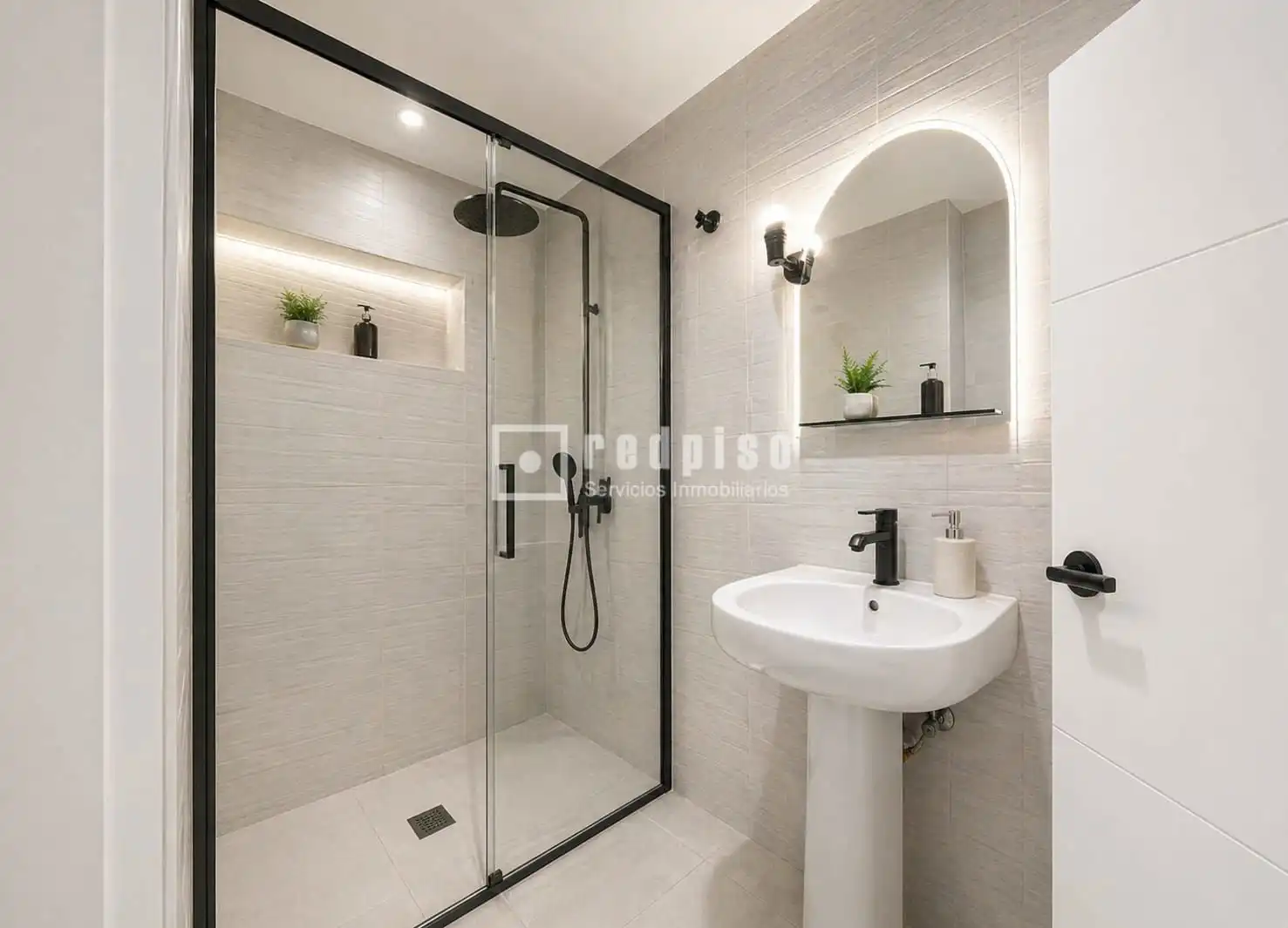 Bathroom of Flat for sale in Alcalá de Henares  with Heating, Terrace and Storage room