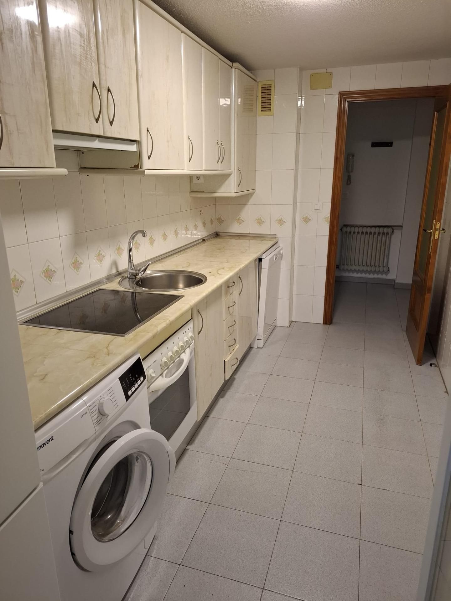 Kitchen of Flat to rent in Salamanca Capital  with Heating, Terrace and Balcony