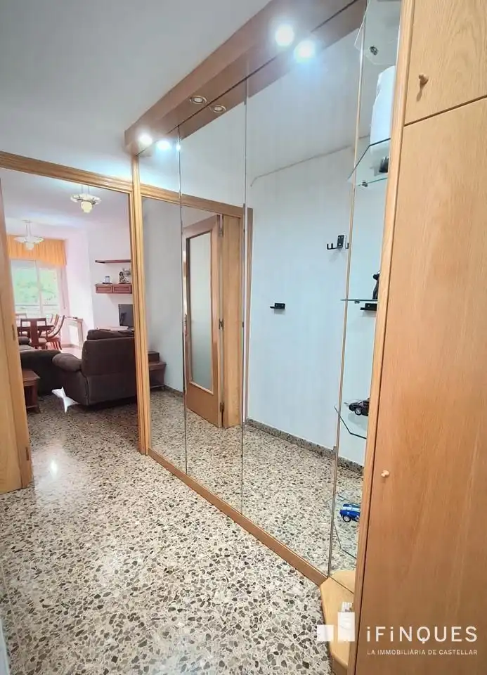 Planta baja en venta en Castellar del Vallès con Calefacción, Terraza y Internet
