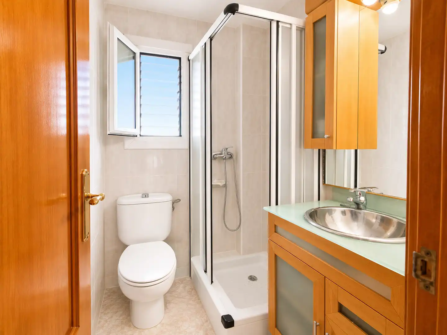 Bathroom of Flat for sale in Calafell  with Air Conditioner, Heating and Balcony