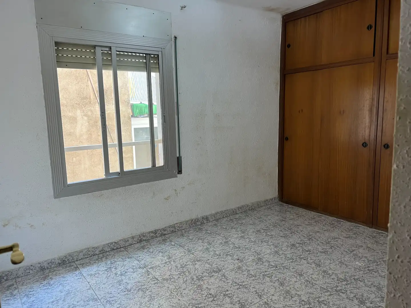 Habitación de Piso en venta en Badalona con Horno, Balcón y Alarma