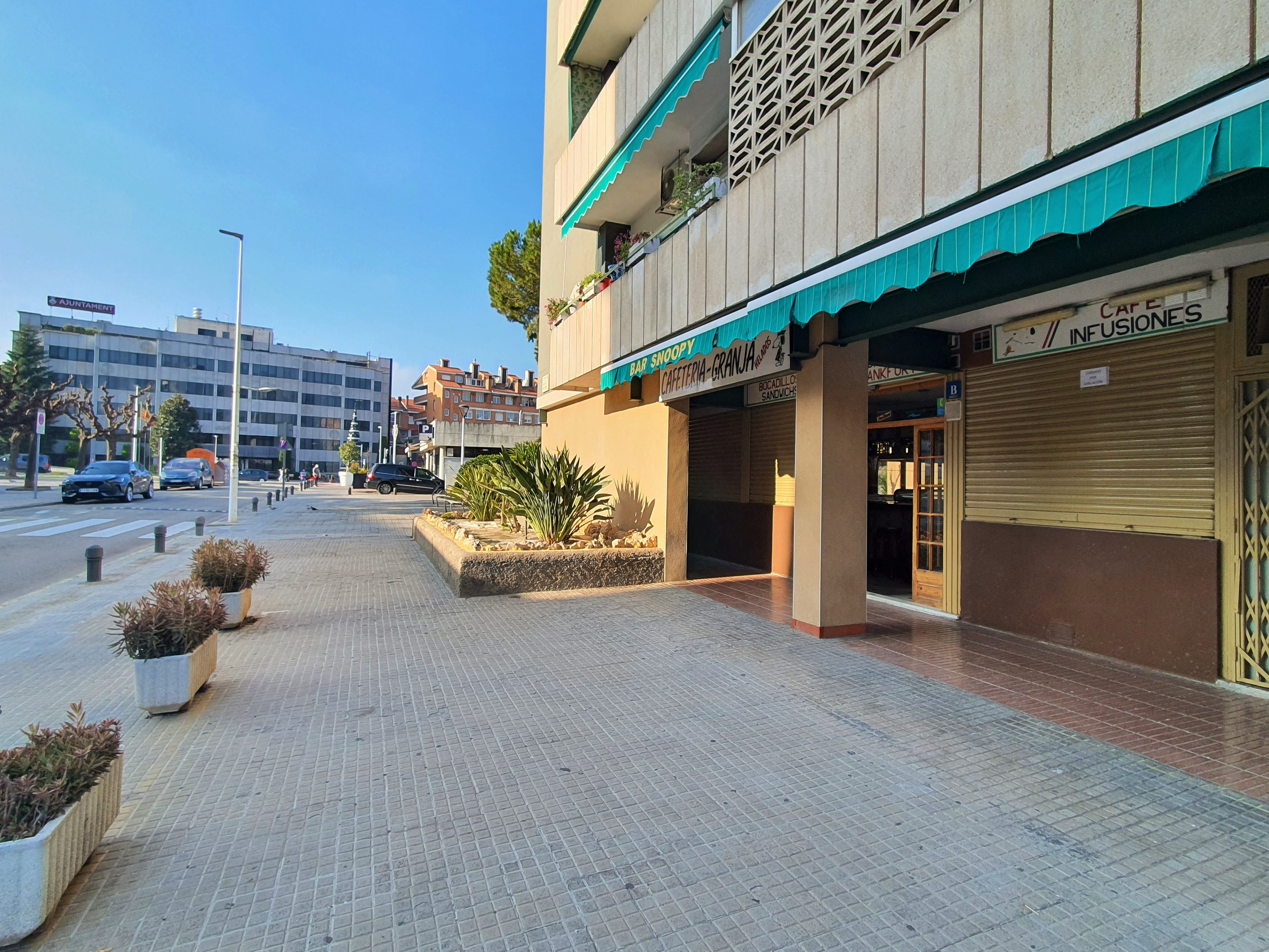 Exterior view of Premises to rent in Sant Andreu de la Barca  with Air Conditioner