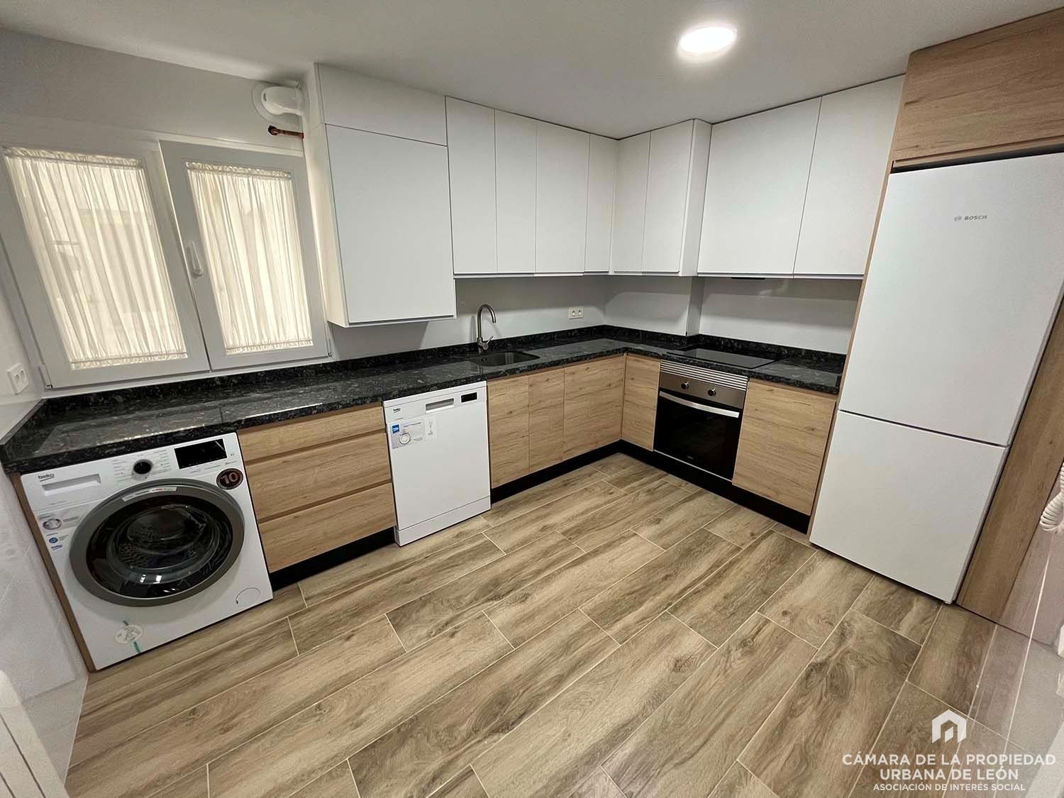 Kitchen of Flat to rent in León Capital   with Heating