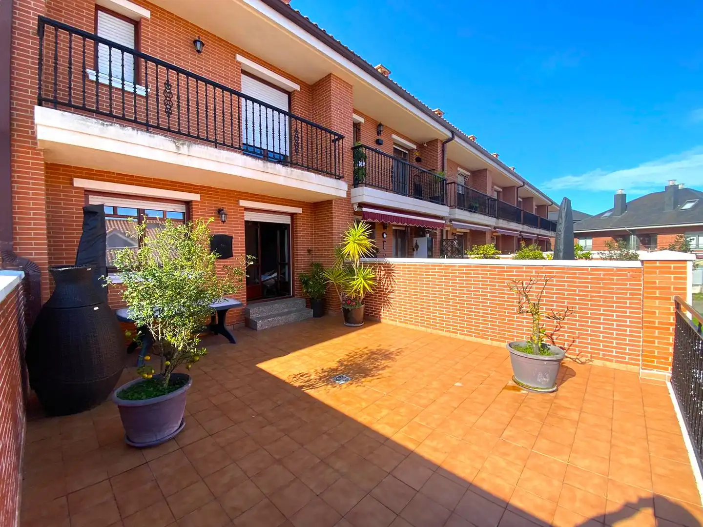 Terrassa de Casa adosada en venda en Castro-Urdiales amb Calefacció, Parquet i Terrassa