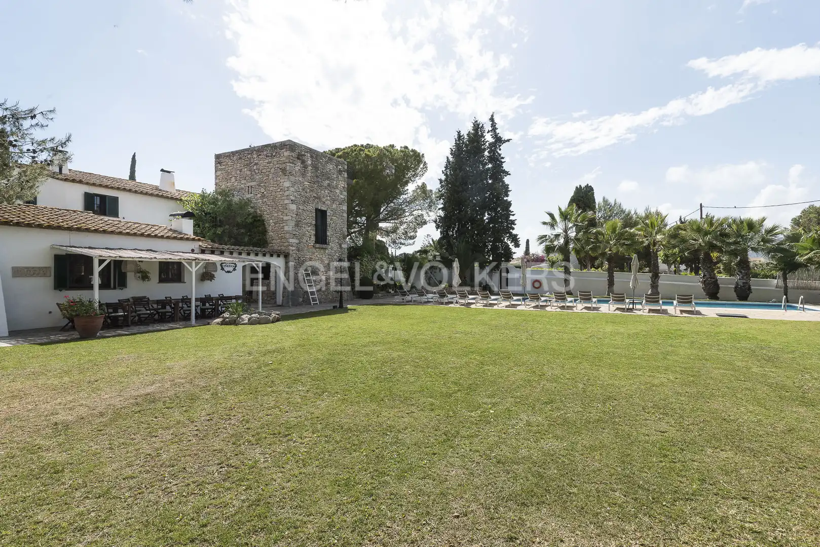Exterior view of Buildings for sale in Sant Pere de Ribes