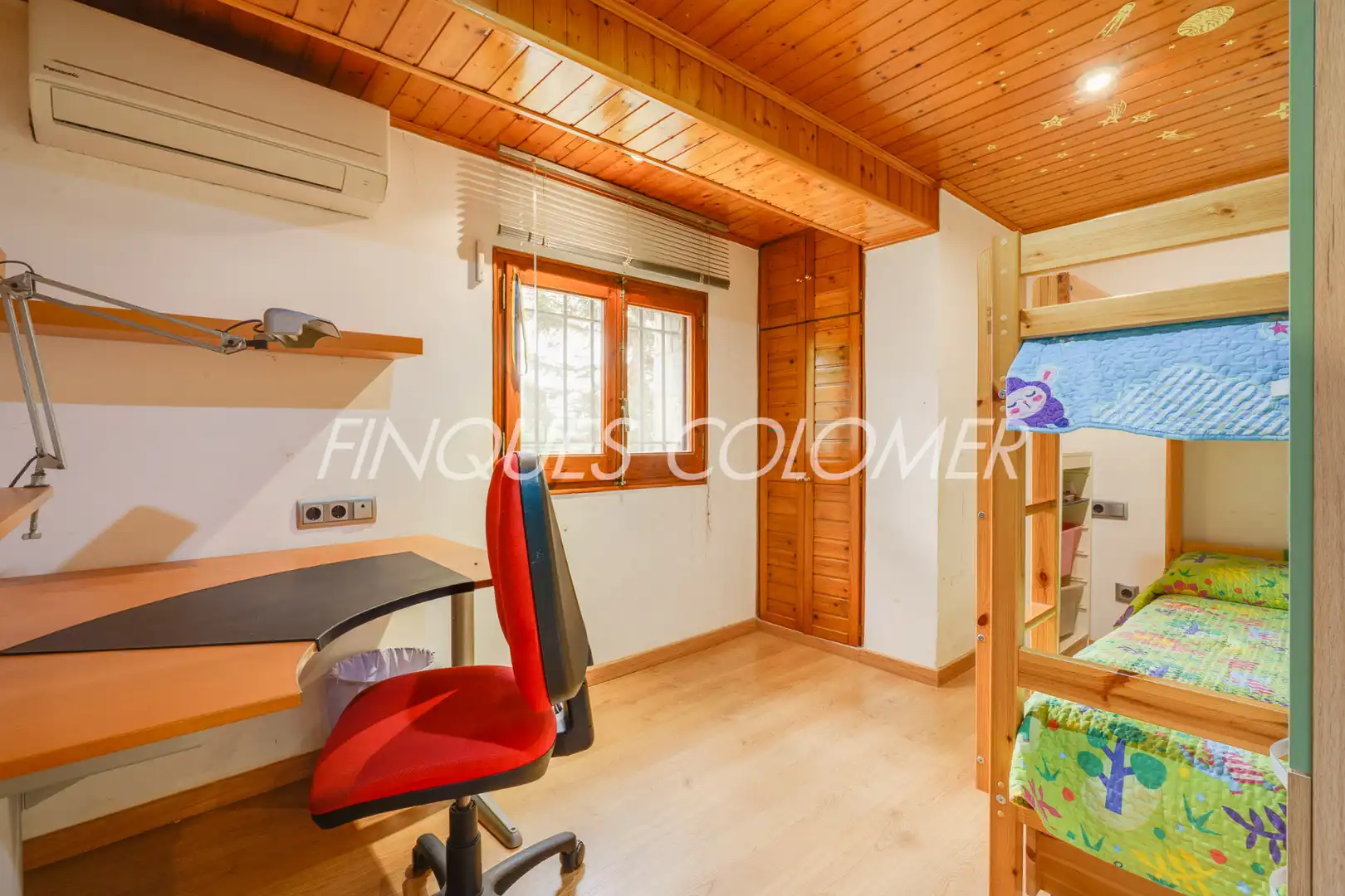 Houses for sale in Rubí  with Air Conditioner, Private garden and Parquet flooring