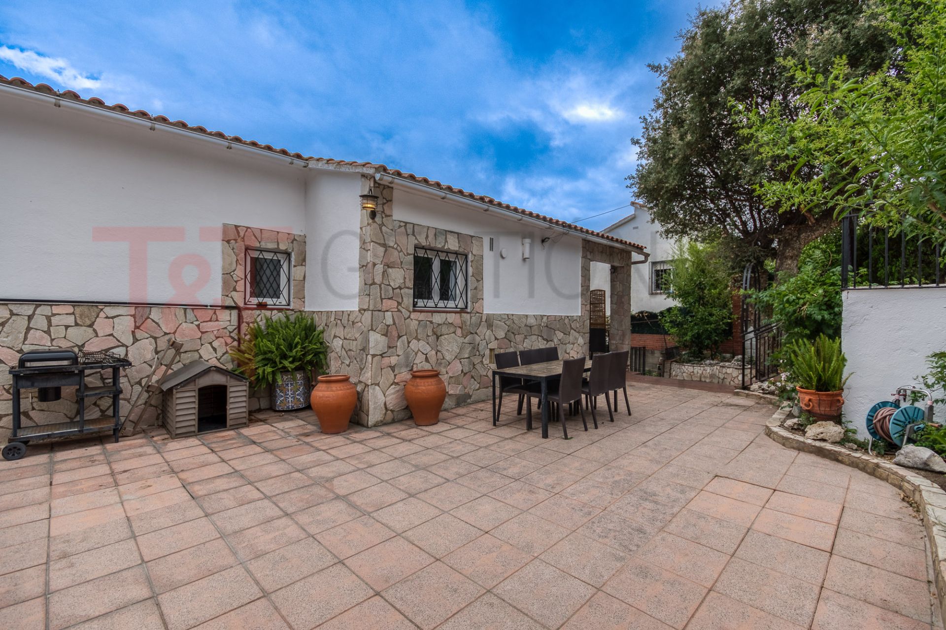 Vista exterior de Casa o xalet en venda en Pineda de Mar amb Calefacció, Jardí privat i Terrassa