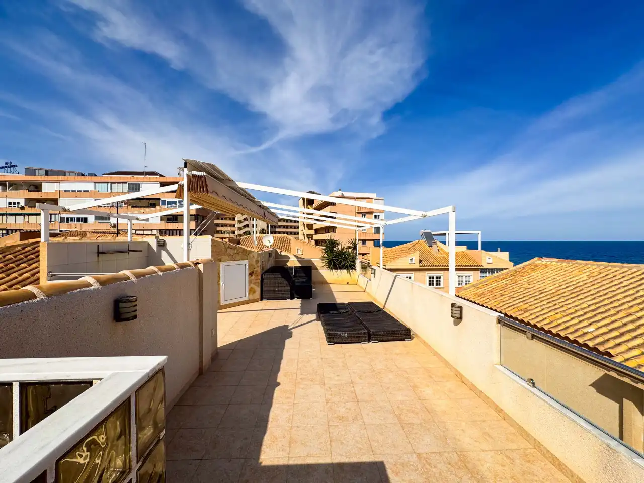 Terrassa de Casa adosada en venda en Torrevieja amb Aire condicionat, Calefacció i Jardí privat