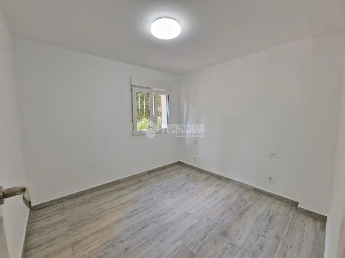Bedroom of Flat for sale in Madrid  with Air Conditioner and Heating
