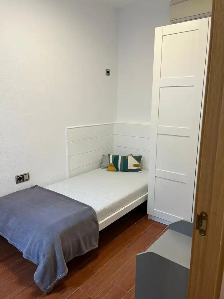 Bedroom of Flat for sale in Madrid