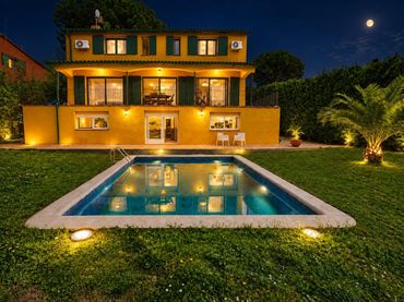 Villa avec piscine à vendre à Calle CL BATERIA
