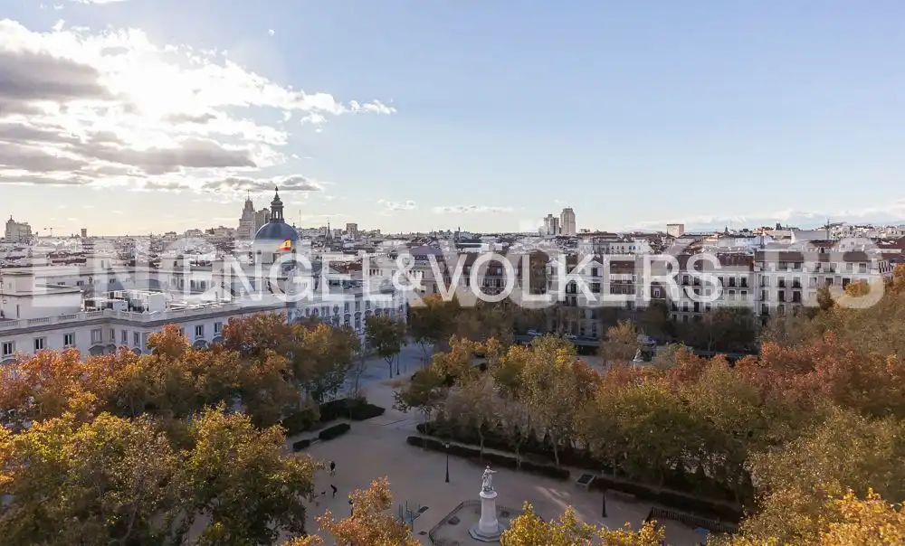 Vista exterior de Àtic en venda en Madrid amb Aire condicionat, Calefacció i Parquet