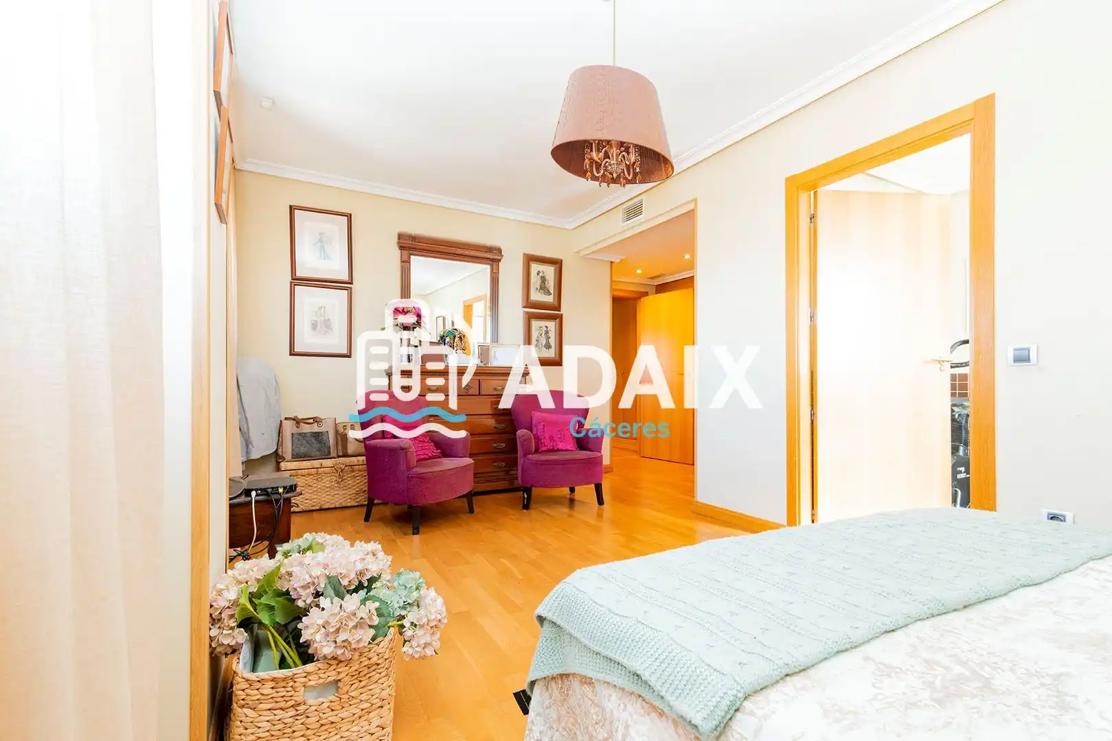 Habitación de Ático en venta en Cáceres con Aire acondicionado, Calefacción y Terraza