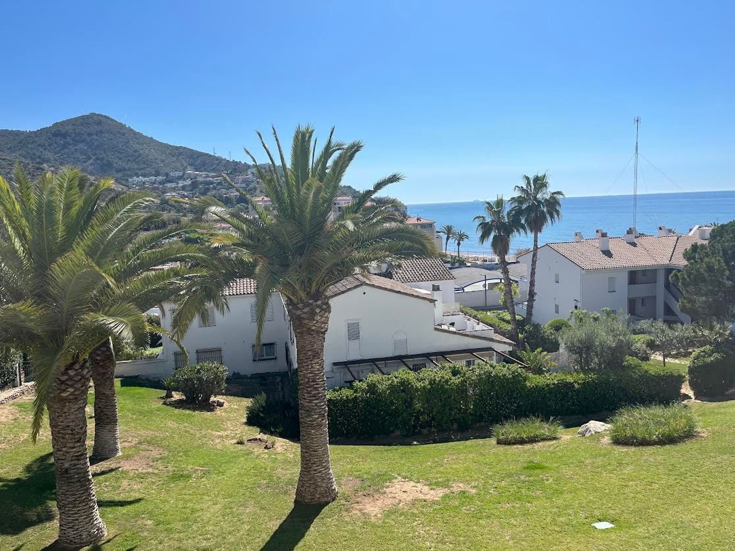 Exterior view of Flat for sale in Sitges  with Air Conditioner, Private garden and Terrace