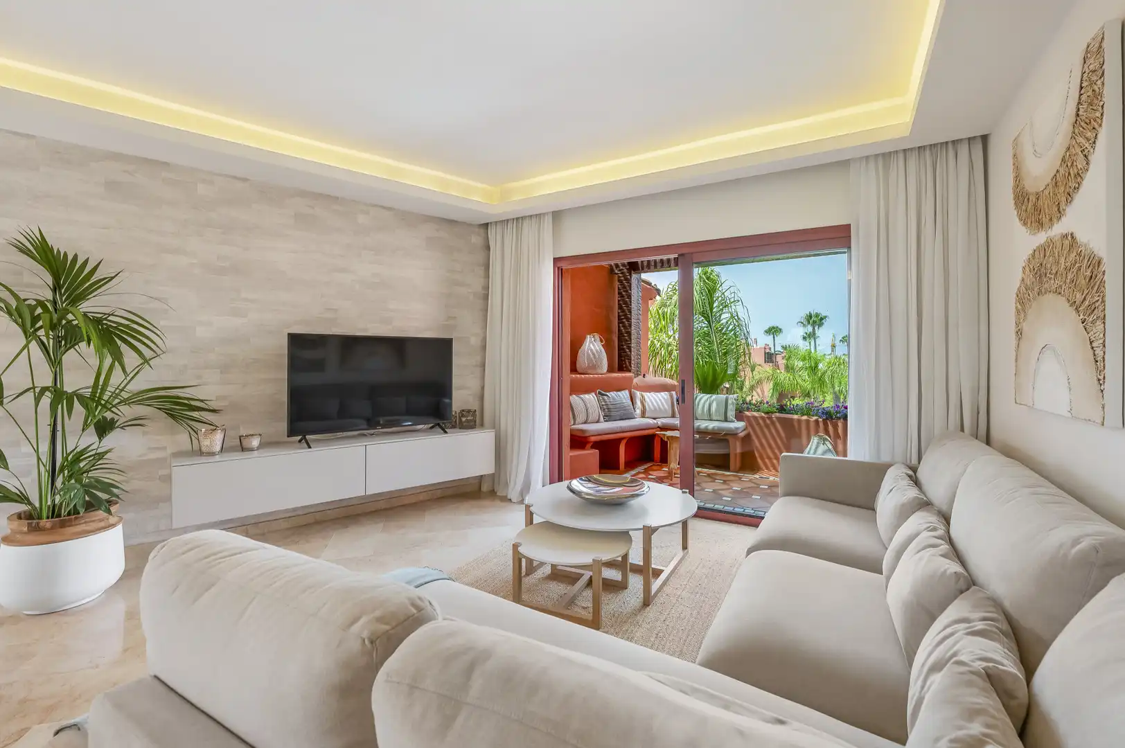 Sala d'estar de Àtic en venda en Marbella amb Aire condicionat, Terrassa i Traster