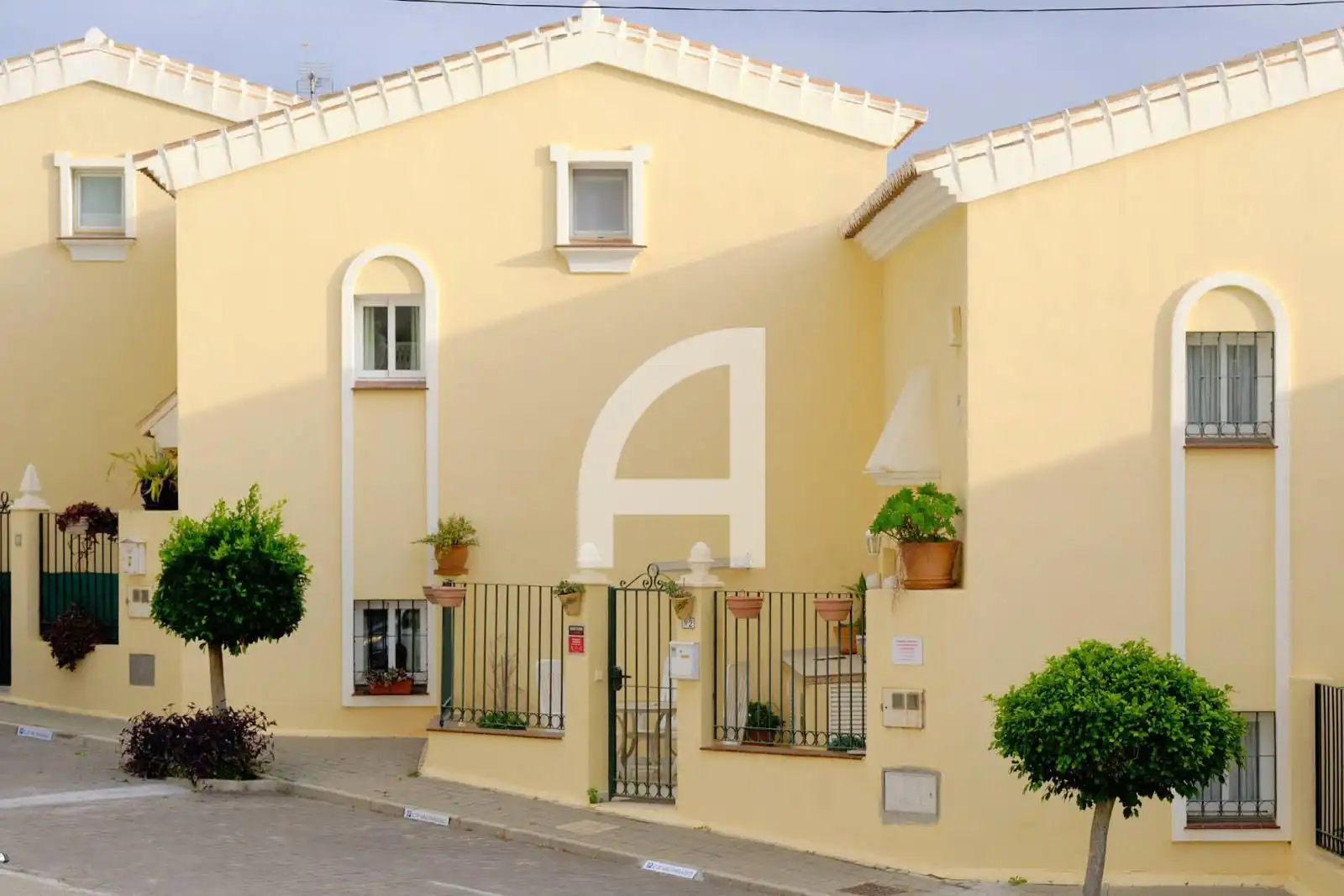 Vista exterior de Casa adosada de alquiler en Mijas con Aire acondicionado, Calefacción y Terraza