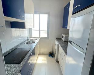 Kitchen of Flat to rent in  Sevilla Capital  with Air Conditioner, Furnished and Balcony